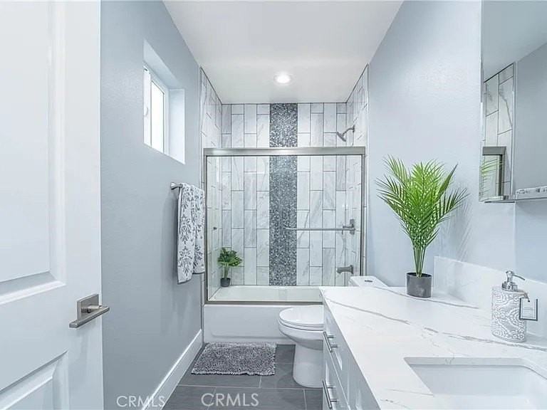 232 E Gage Ave - Photo 5 of 14