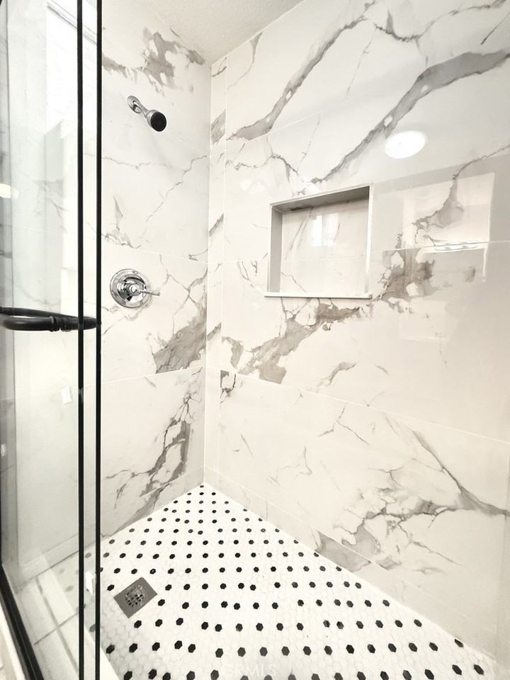 974 Grand Ave - Photo 7 of 9