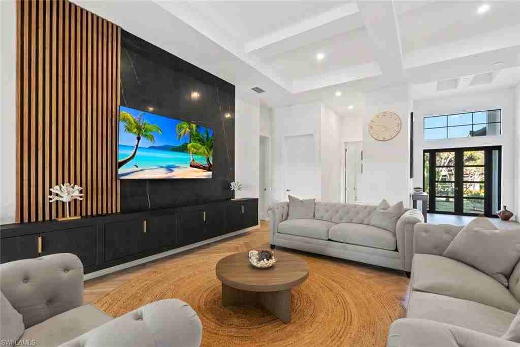 27287 Tennessee St - Photo 2 of 40