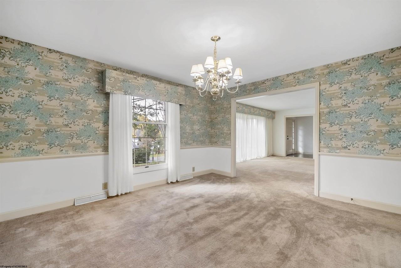 272 Lakeview Dr - Photo 3 of 41