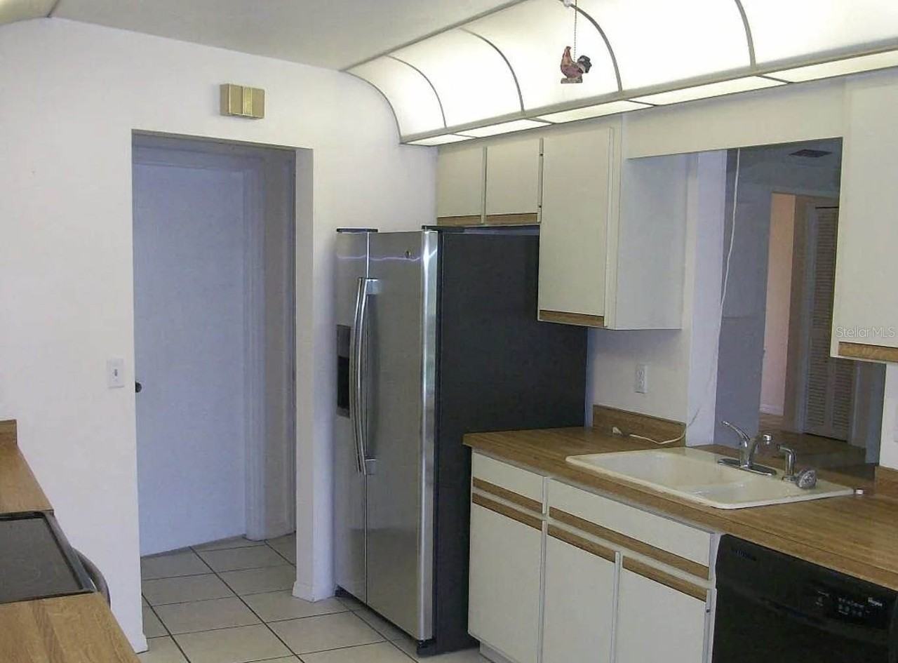 1649 Georgetowne Blvd - Photo 4 of 8