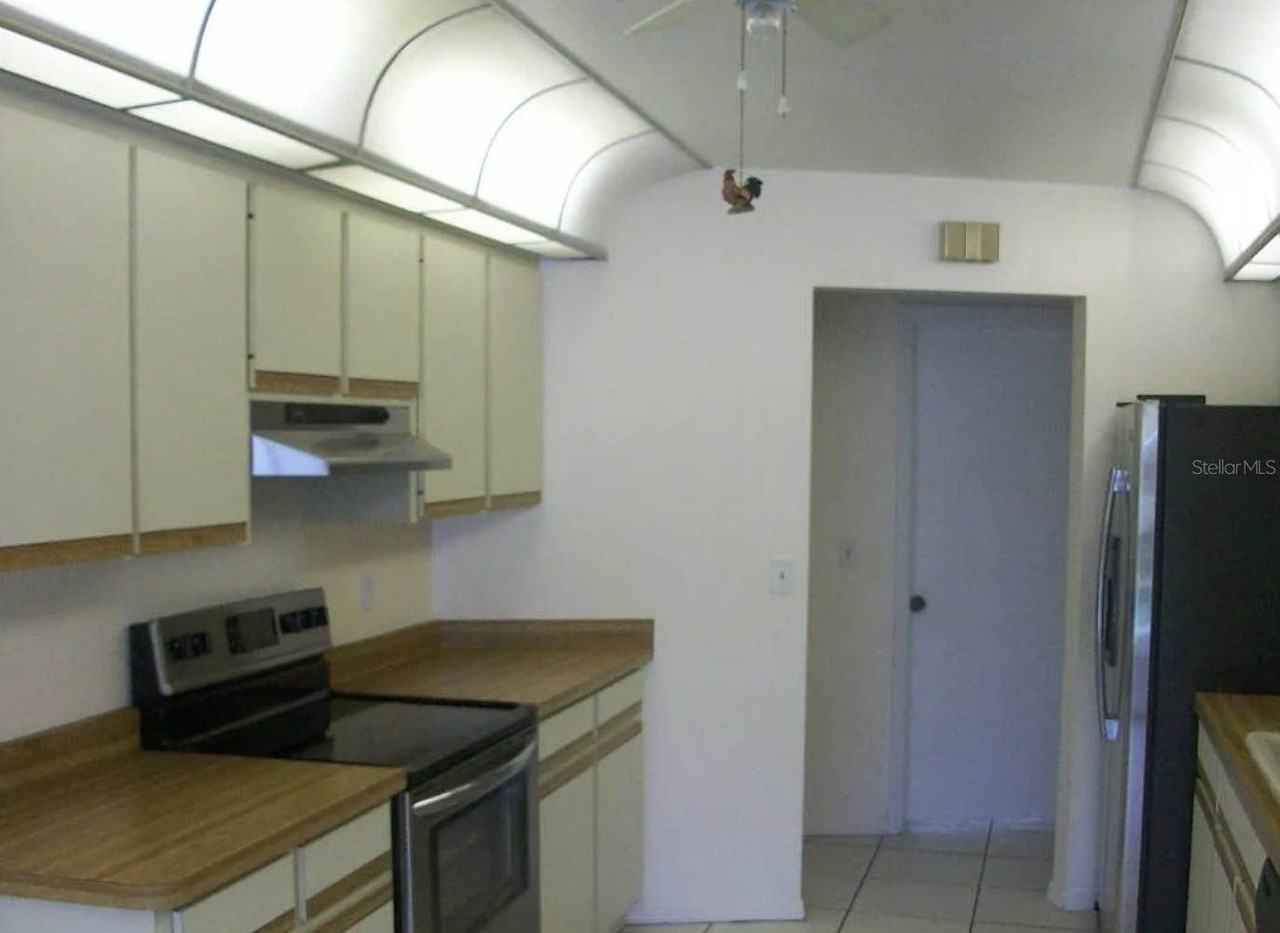 1649 Georgetowne Blvd - Photo 5 of 8