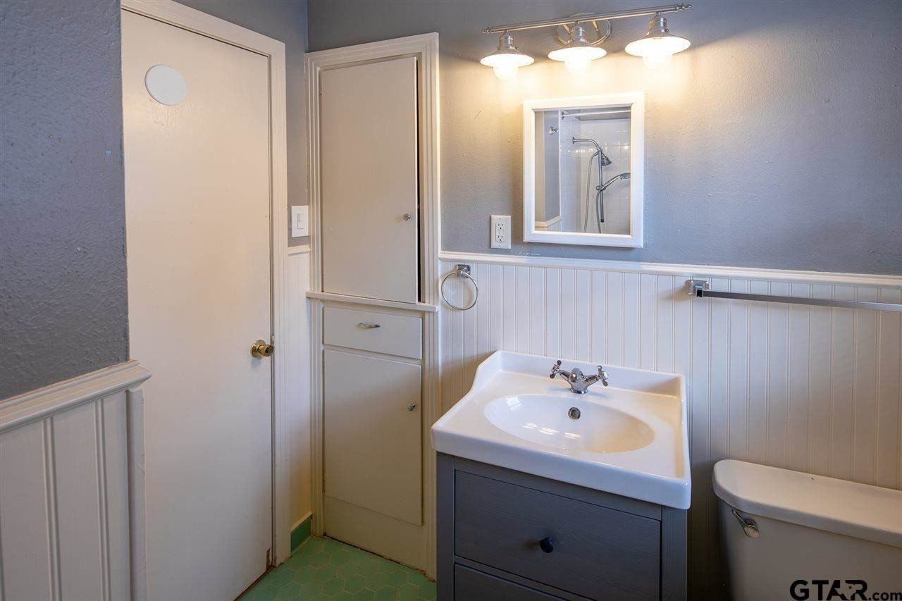 1213 West Camellia Street - Photo 7 of 11