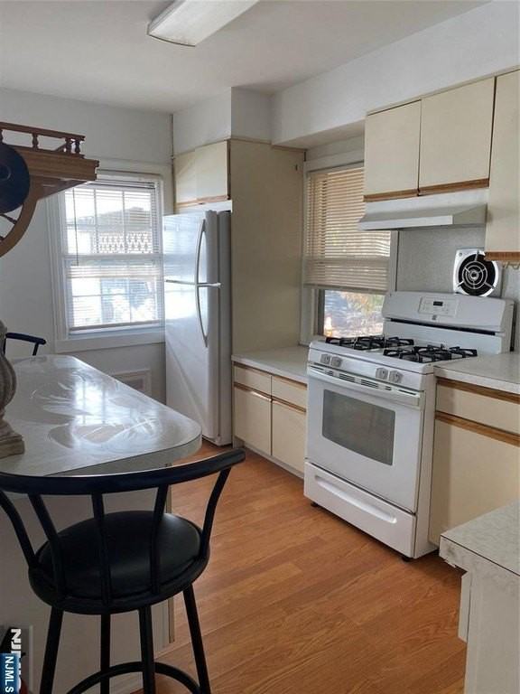 139 Phelps Ave - Photo 6 of 13