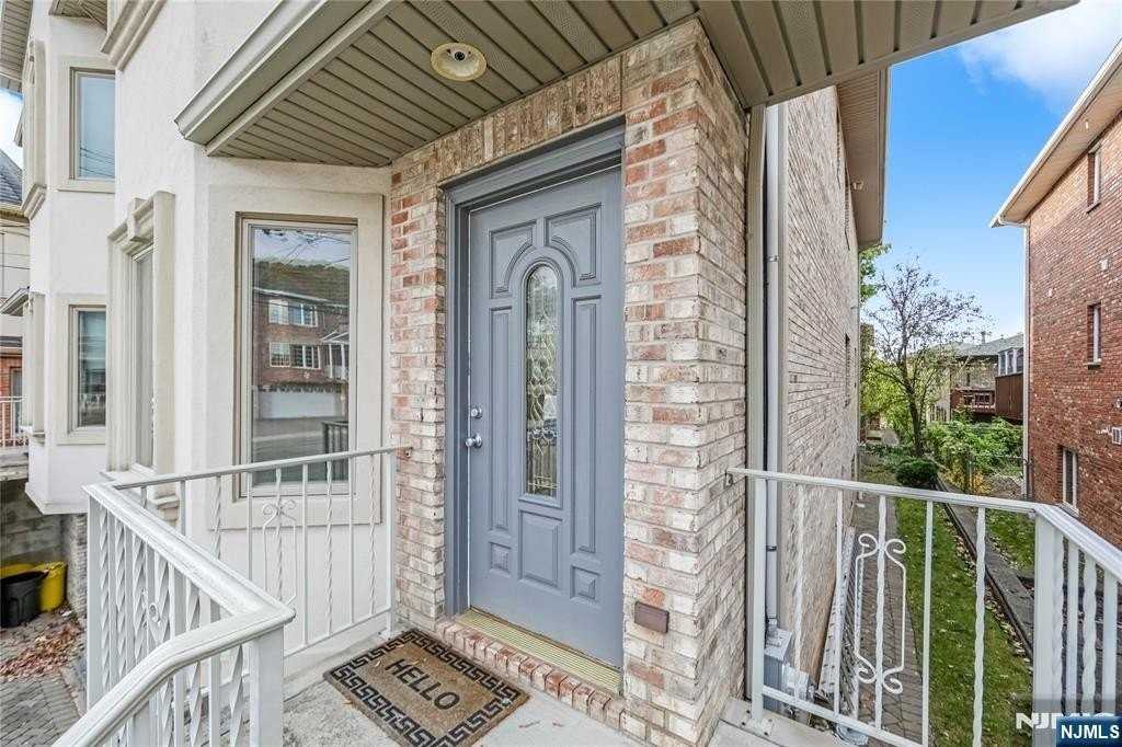 531B 2nd St - Photo 2 of 26