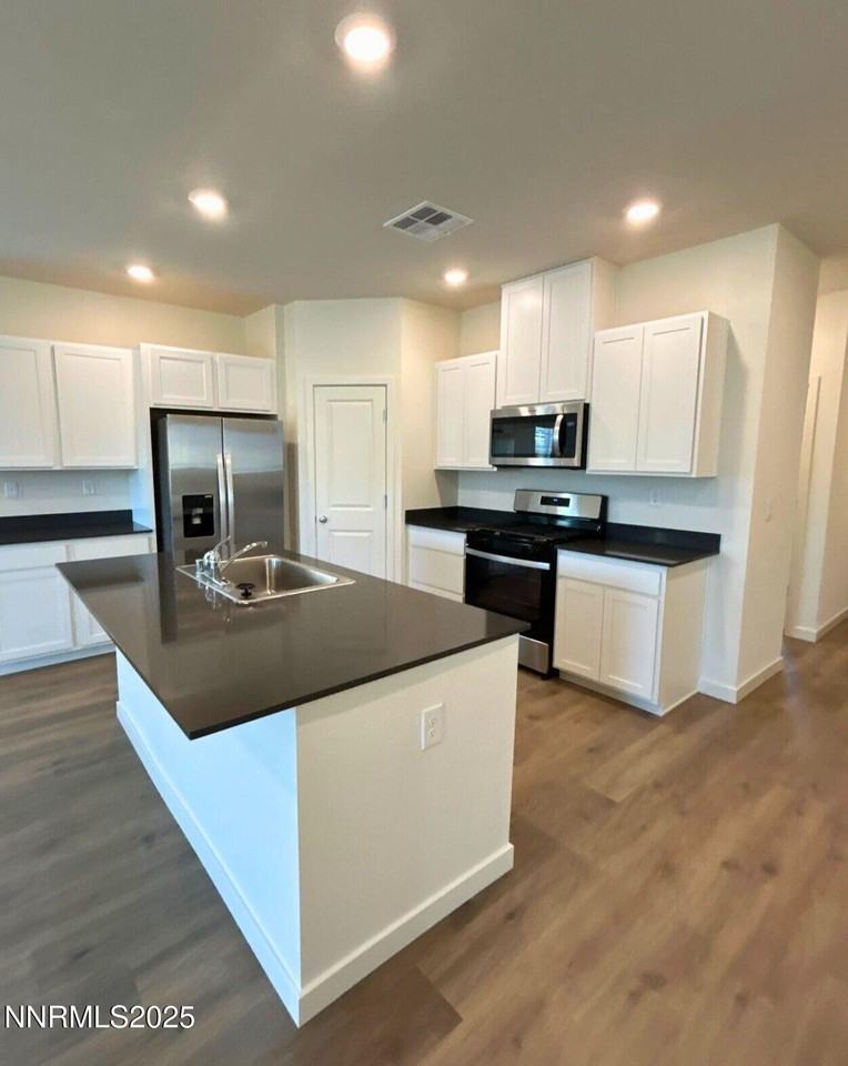 7748 Blue Gulch Rd - Photo 2 of 17