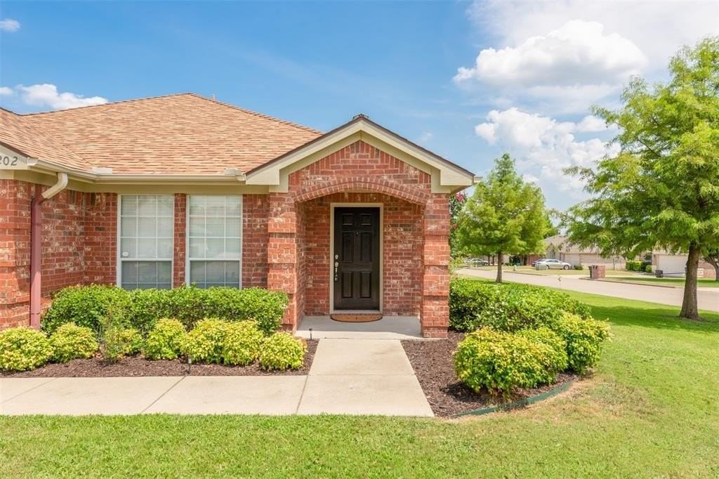 202 Whitestone Way - Photo 3 of 35