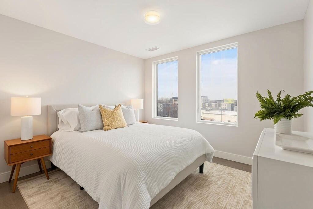 398 Cambridge St #202 - Photo 5 of 8