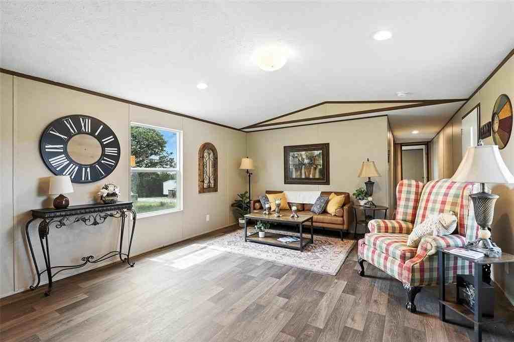 4214 W Virginia Dr - Photo 3 of 33