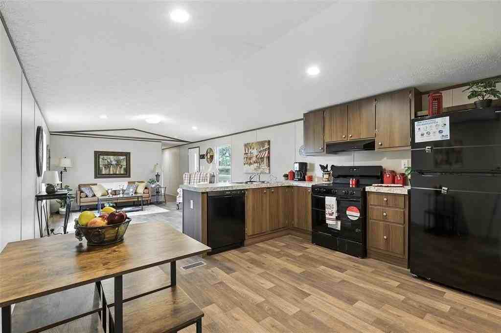 4214 W Virginia Dr - Photo 7 of 33