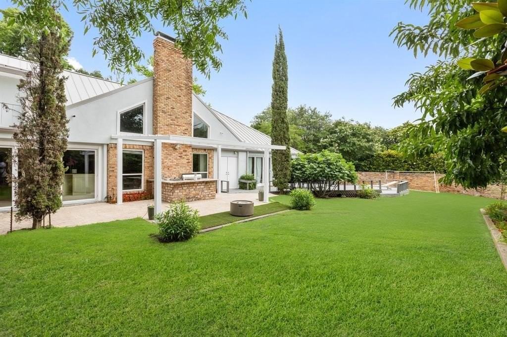 6160 Spring Valley Road - Photo 3 of 40