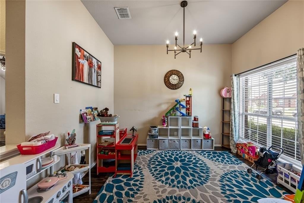 1542 Outerbridge Dr - Photo 3 of 32