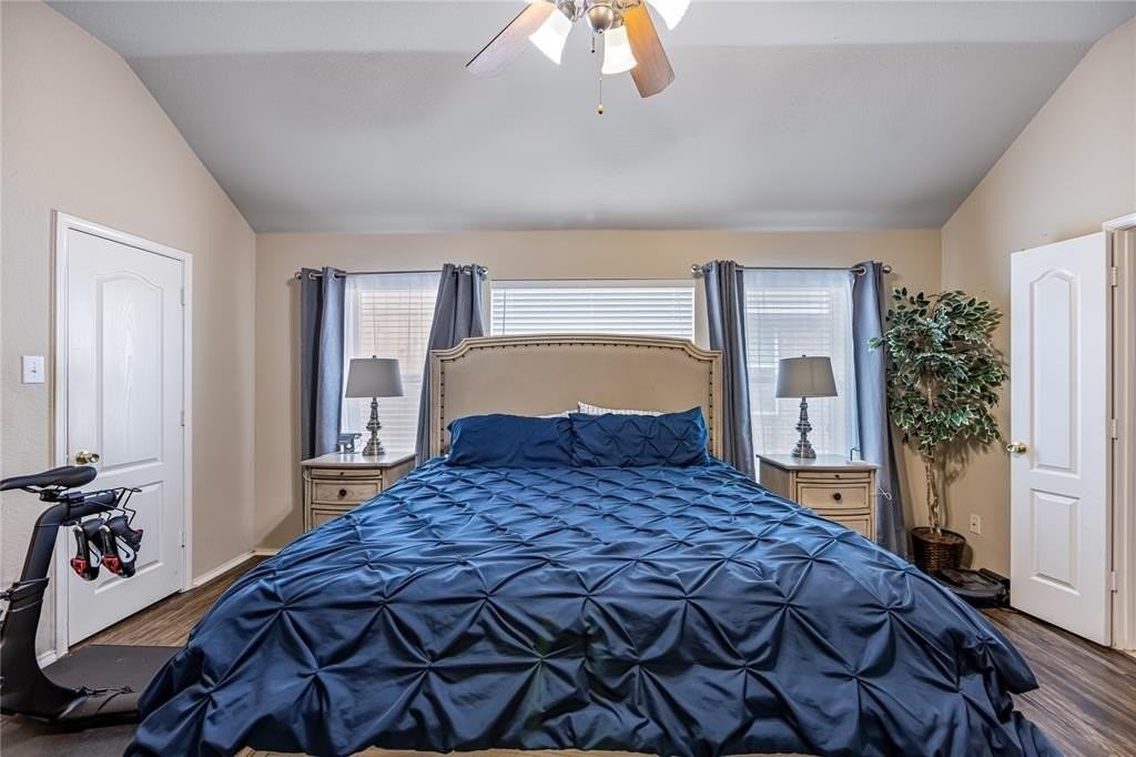 1542 Outerbridge Dr - Photo 5 of 32