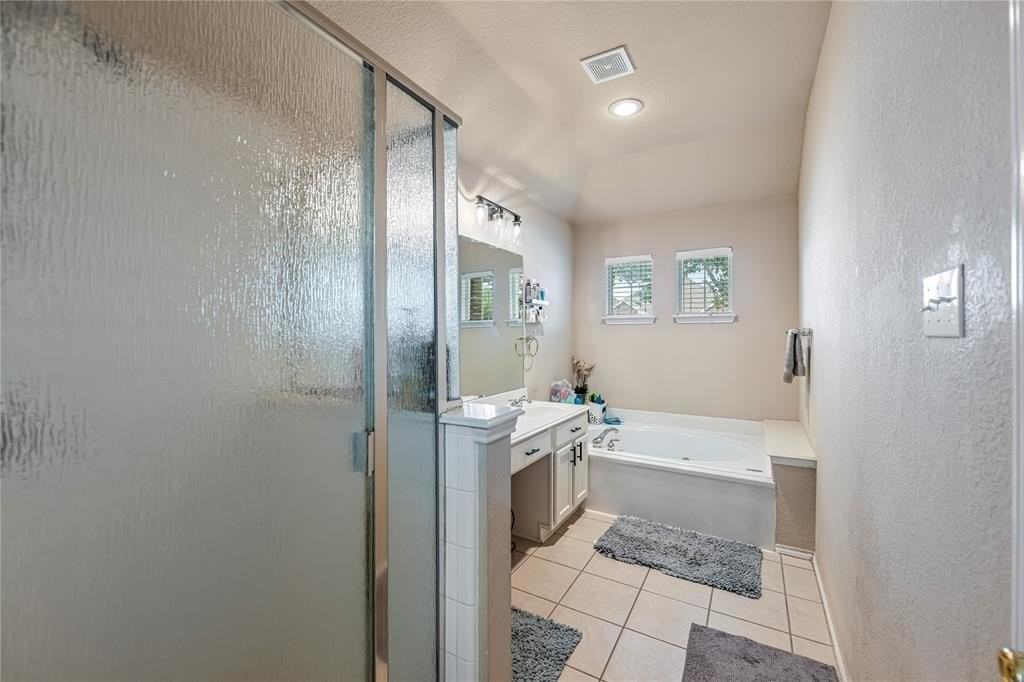 1542 Outerbridge Dr - Photo 6 of 32