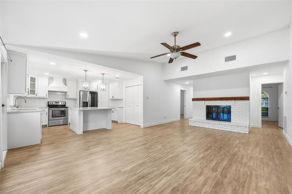 1421 Bosque Dr - Photo 6 of 18