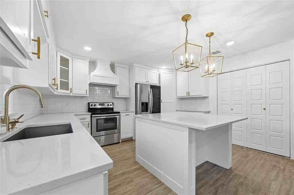 1421 Bosque Dr - Photo 7 of 18