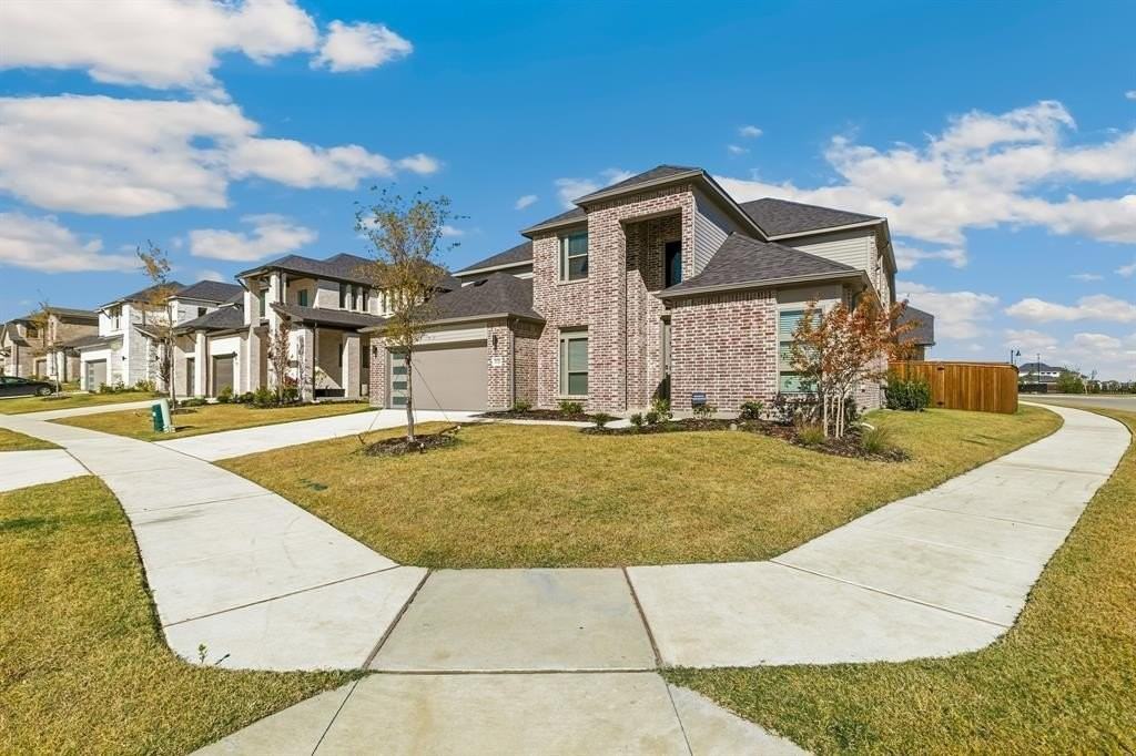 1720 Foxtail Dr - Photo 2 of 36