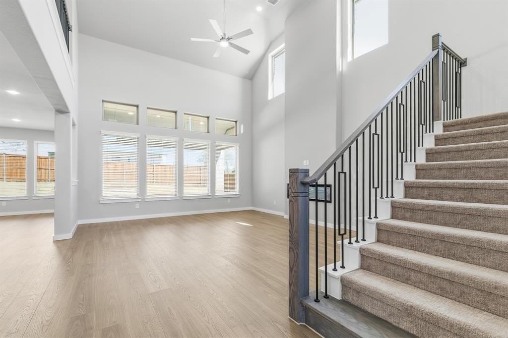 1720 Foxtail Dr - Photo 7 of 36