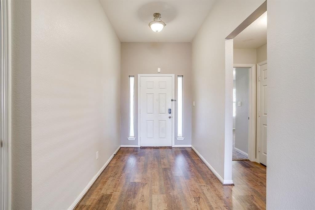 3025 Shoreline Dr - Photo 4 of 22