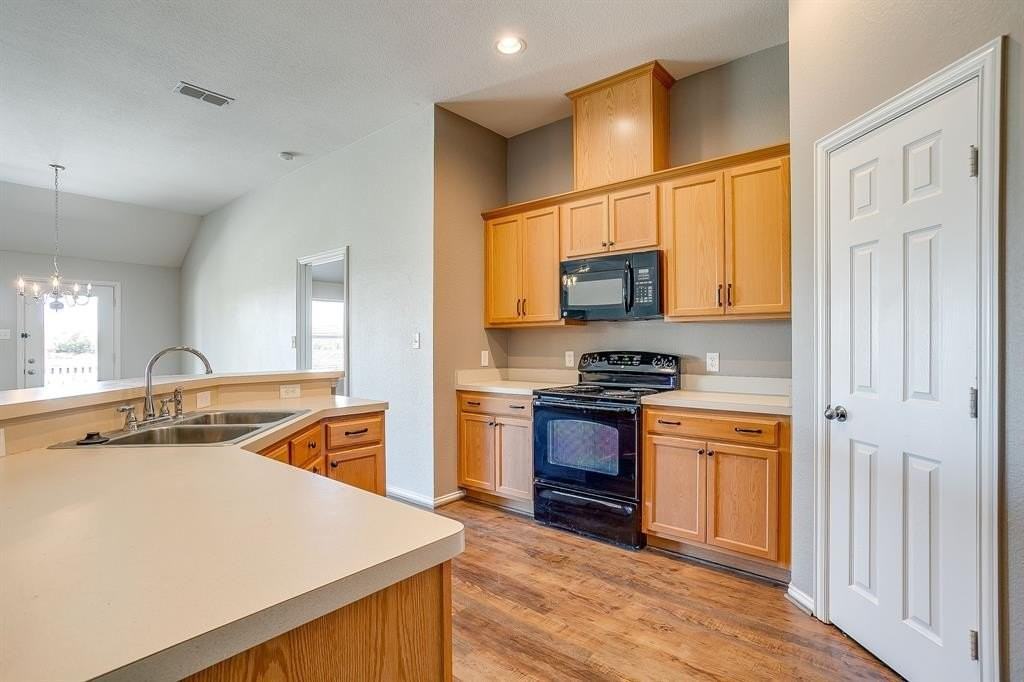 3025 Shoreline Dr - Photo 6 of 22