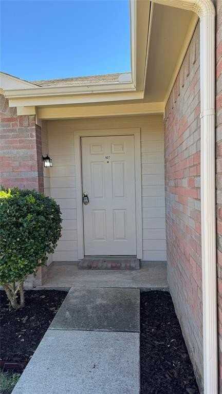 907 Post Oak Trail - Photo 2 of 31