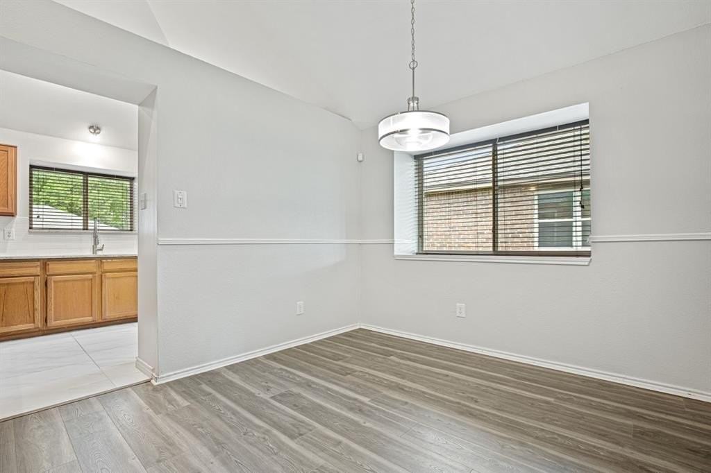 3705 Remington Dr - Photo 5 of 20