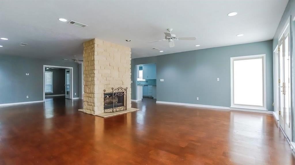 614 Twilight Trl - Photo 4 of 24