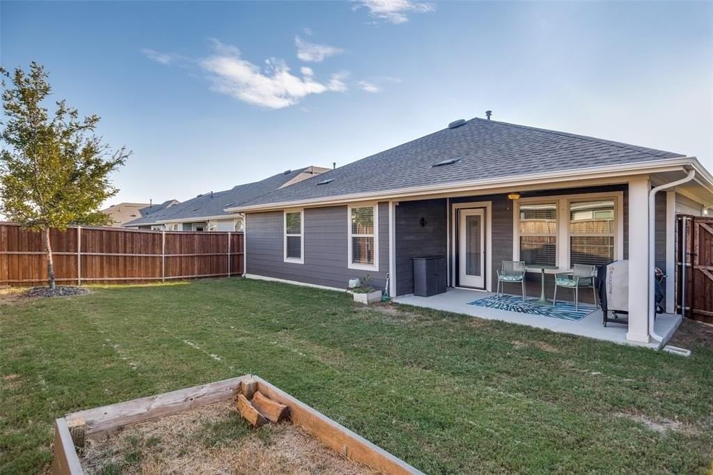 11220 W Pond Drive - Photo 2 of 12