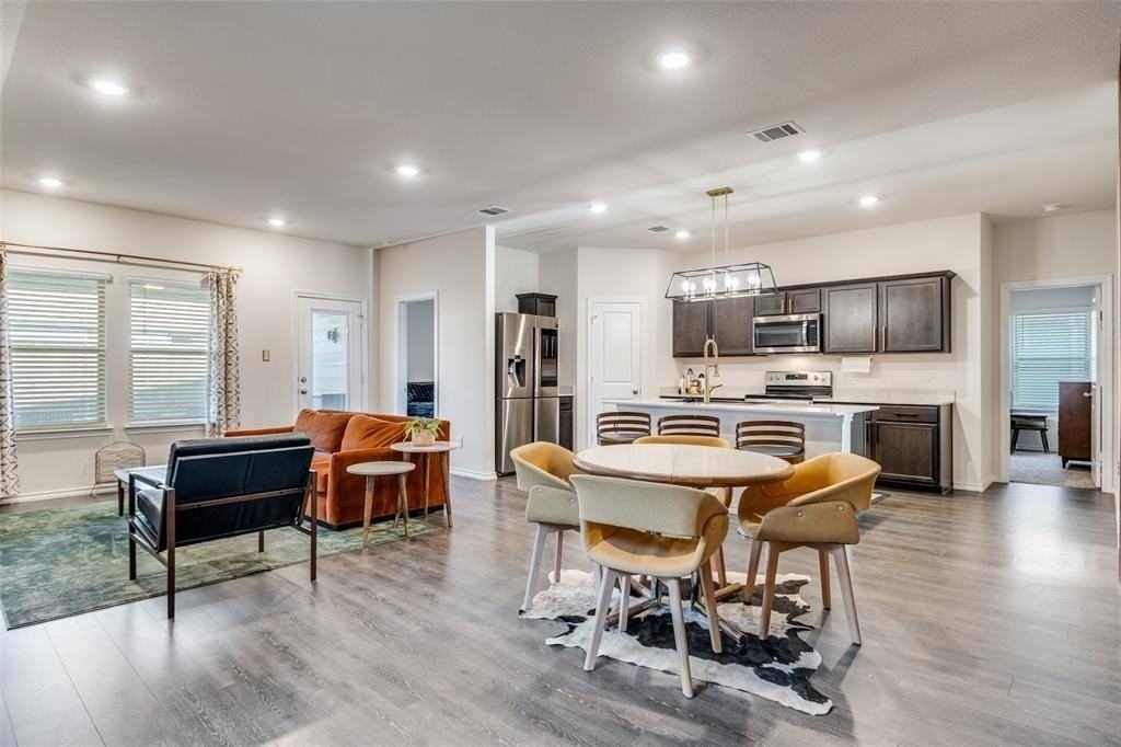 11220 W Pond Drive - Photo 3 of 12