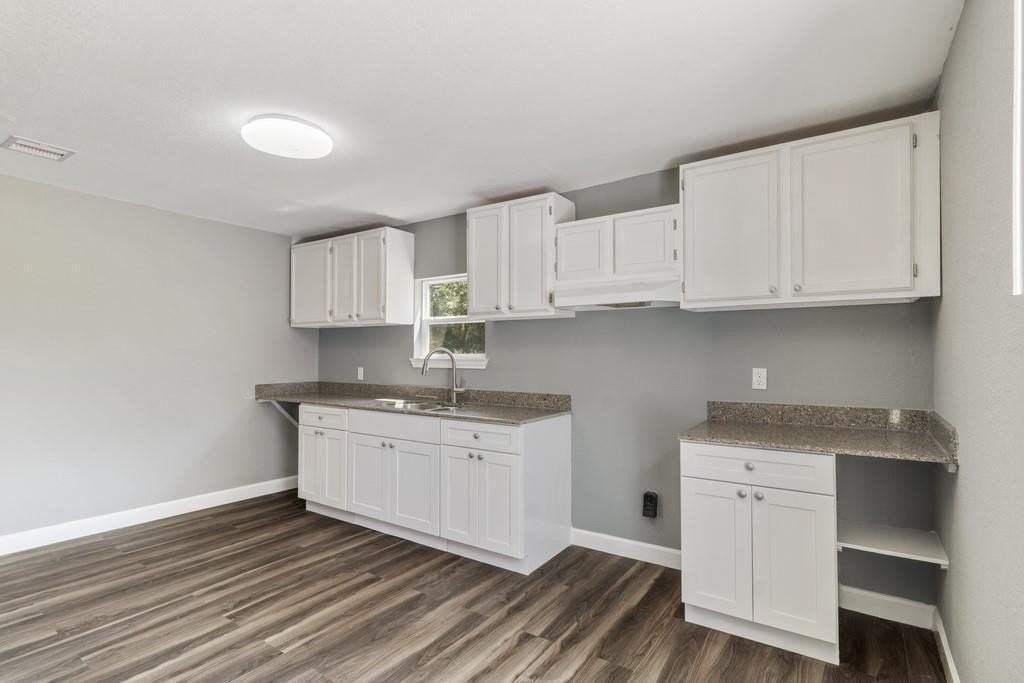 711 Jefferson St - Photo 2 of 30