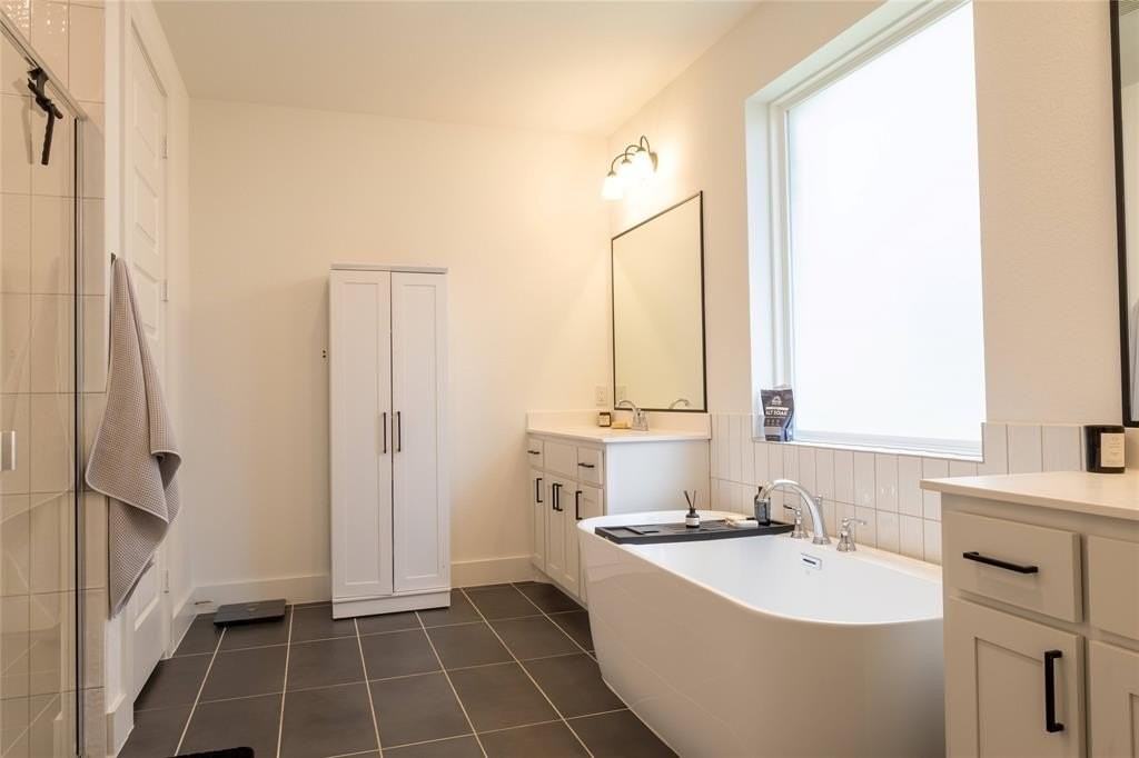 9316 Kendall Ln - Photo 5 of 17