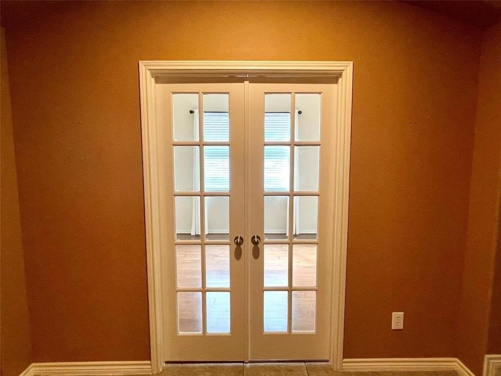 4037 Dellman Dr - Photo 5 of 19