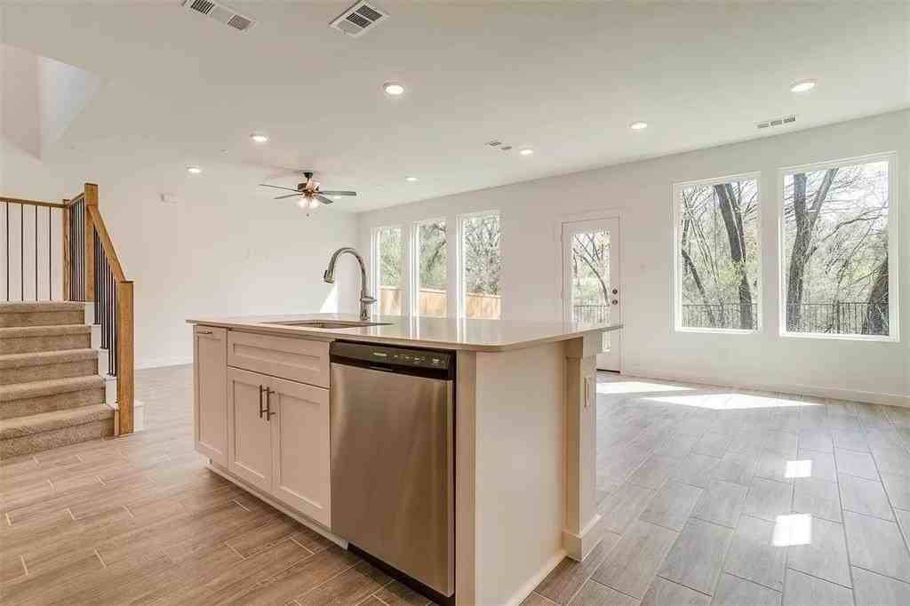 4524 Hogans Alley Dr - Photo 3 of 22