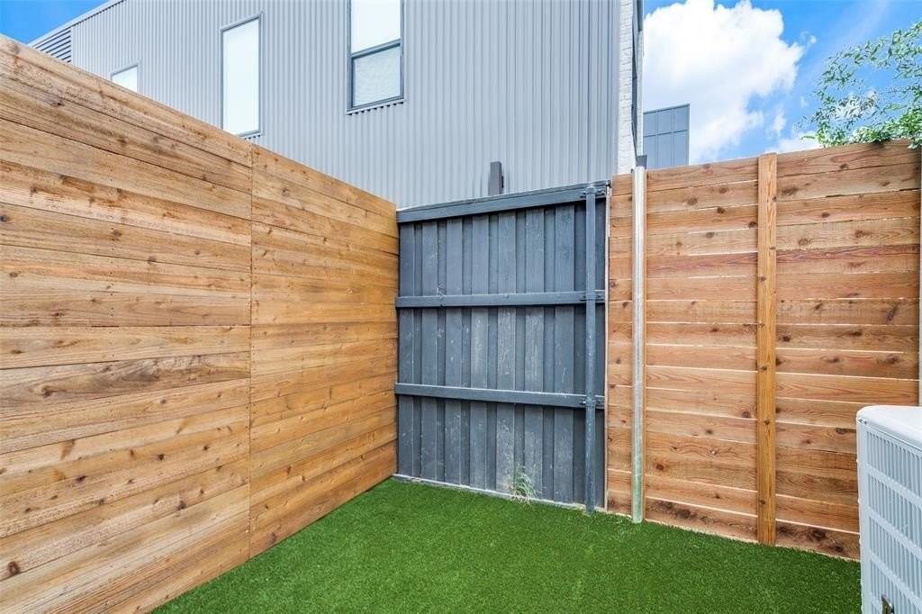 1312 N Prairie Ave #101 - Photo 2 of 18