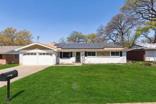 724 Edgehill Dr - Photo 1 of 1