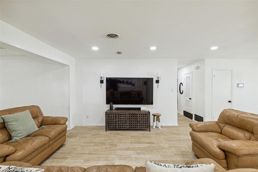 724 Edgehill Dr - Photo 6 of 27