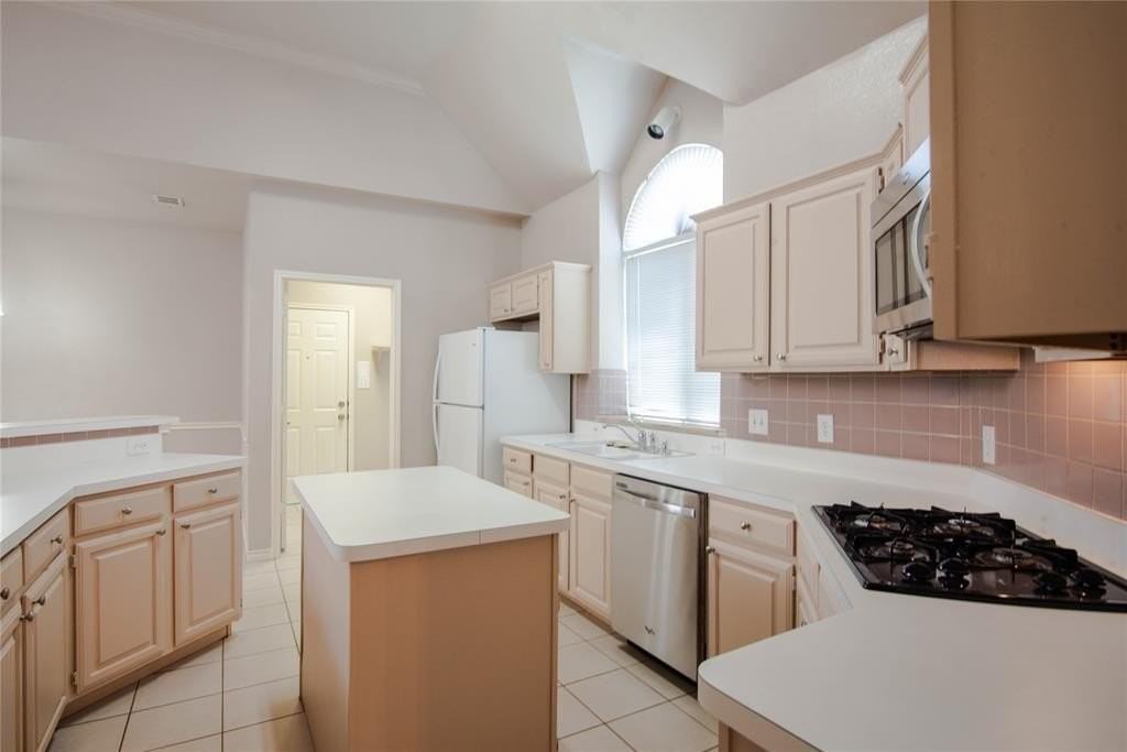 7206 Euclid Dr - Photo 7 of 23