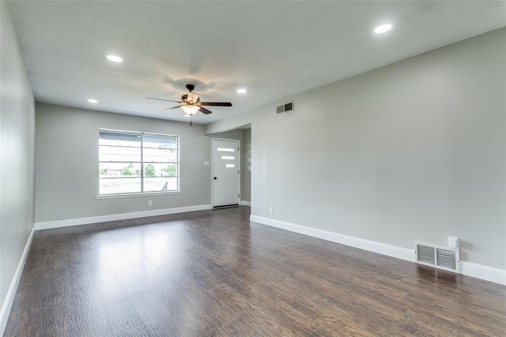 925 West Lucas Road - Photo 2 of 23