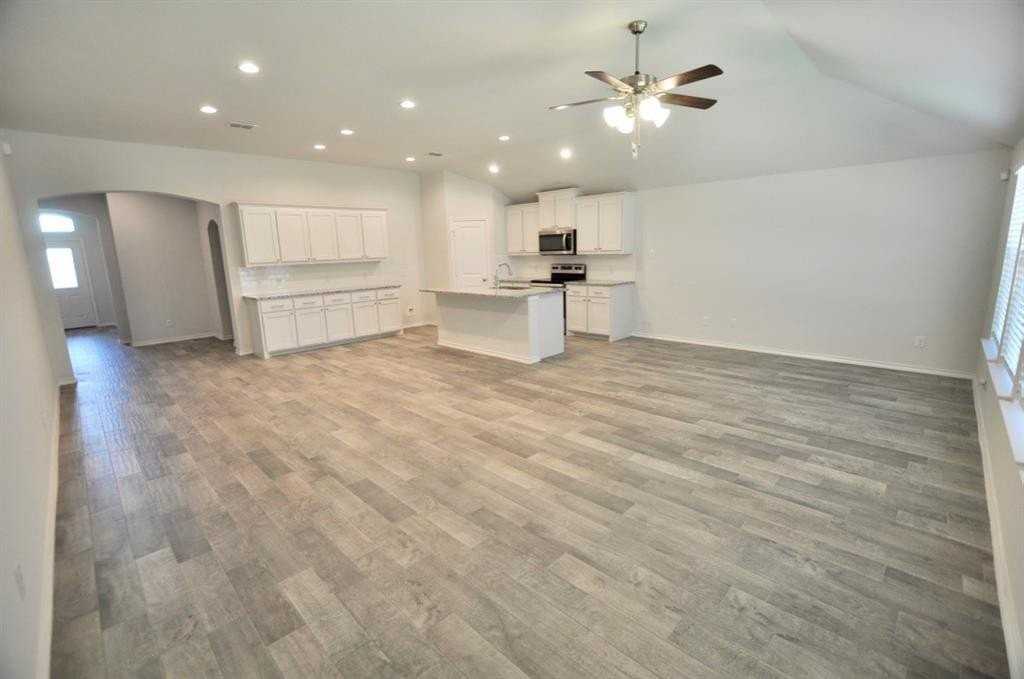 1008 Deer Valley Drive - Photo 2 of 17