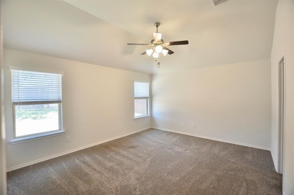 1008 Deer Valley Drive - Photo 5 of 17