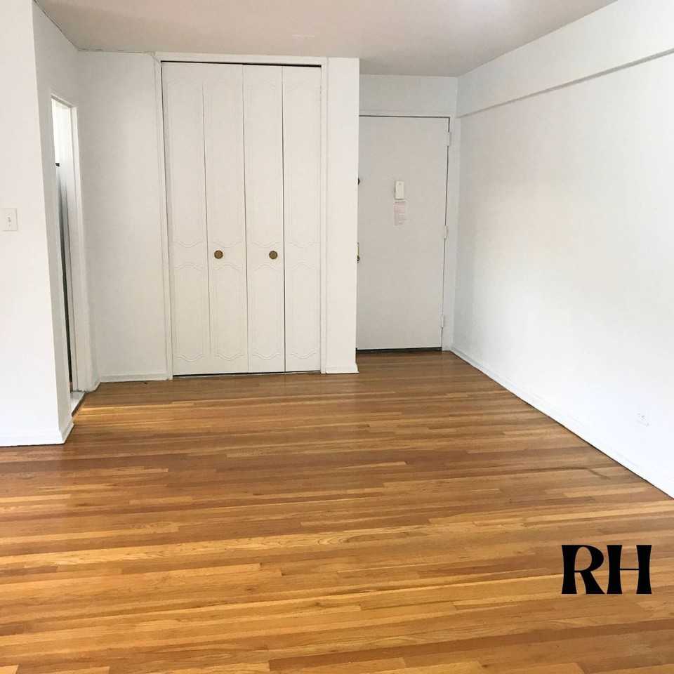 1199 E 53rd St #7B - Photo 3 of 34