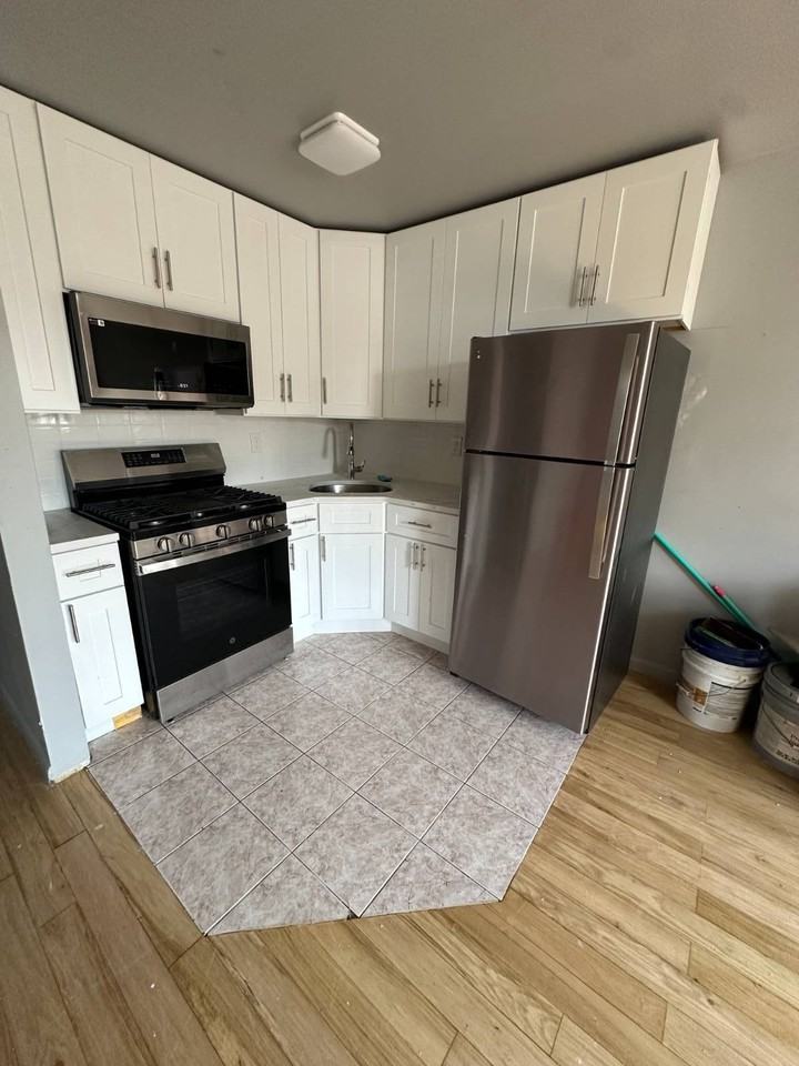 807 Barbey St #3 - Photo 3 of 7