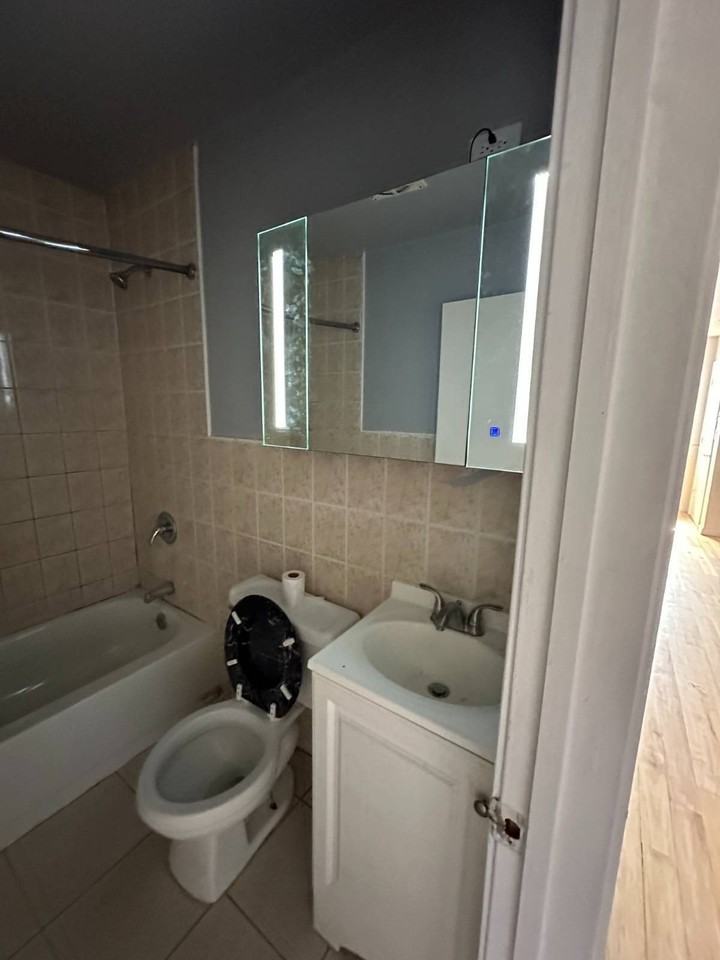 807 Barbey St #3 - Photo 4 of 7