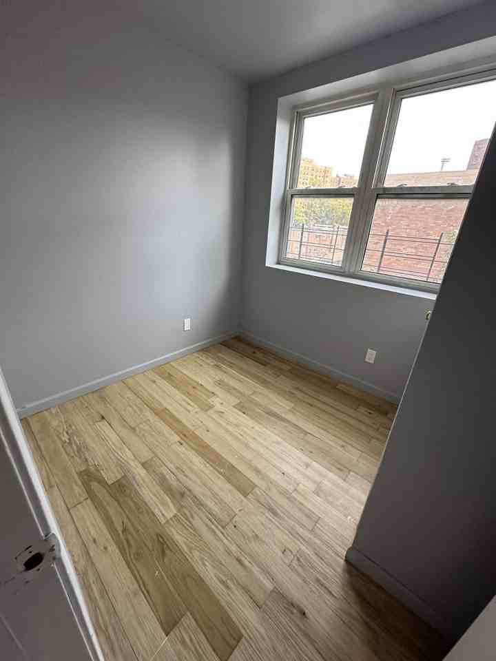 807 Barbey St #3 - Photo 5 of 7