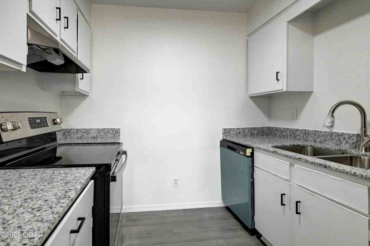 1007 South Saint Louis Avenue #6B - Photo 6 of 13