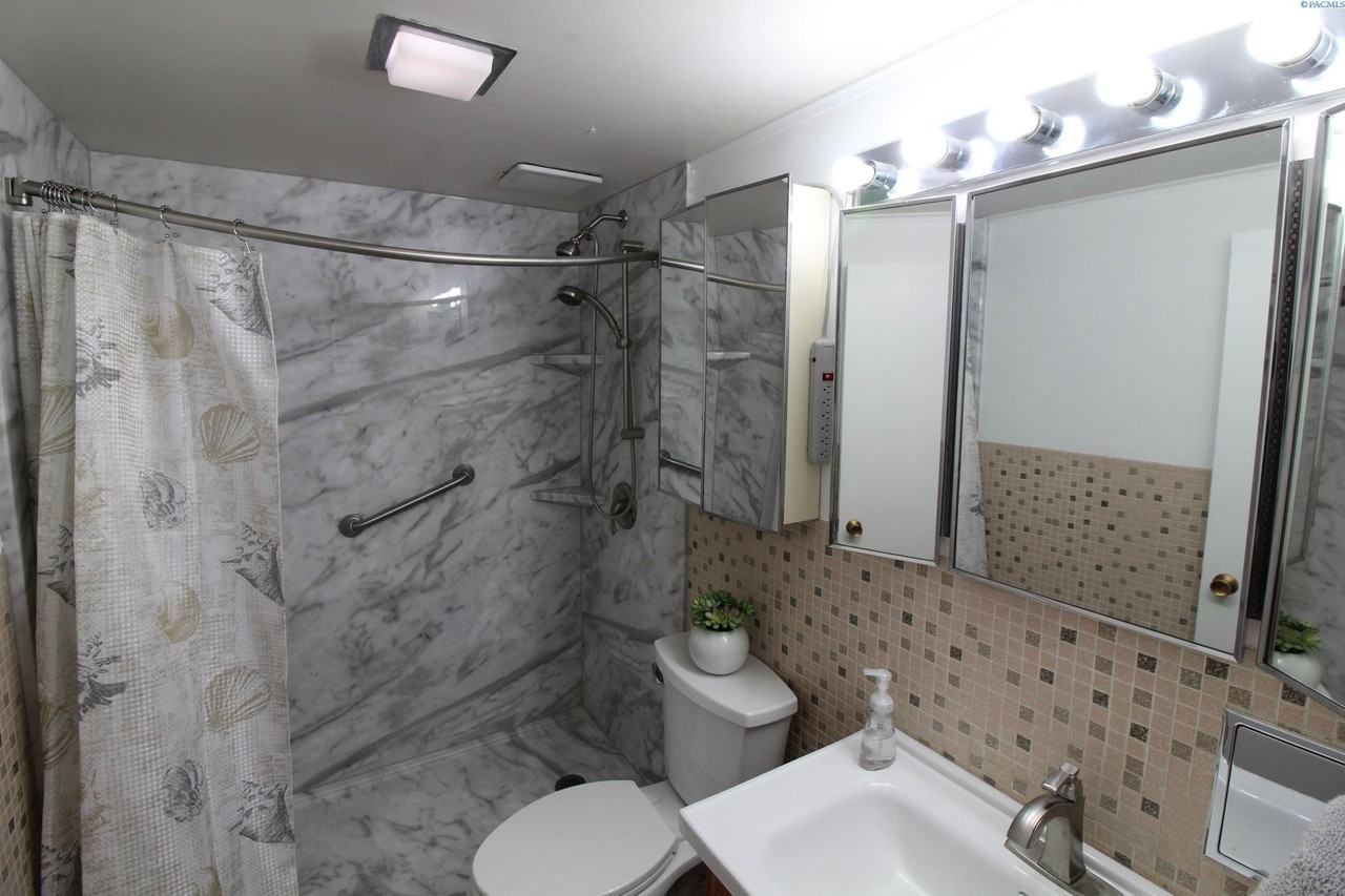 706 Davenport Street - Photo 5 of 9