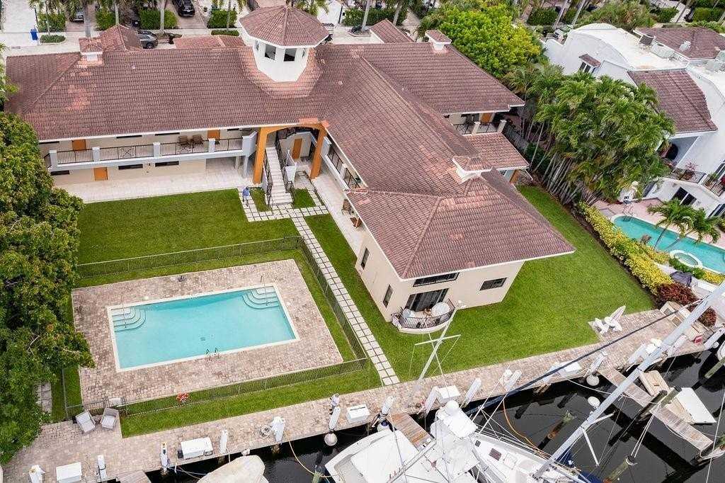 64 Isle Of Venice Dr #26 - Photo 2 of 39