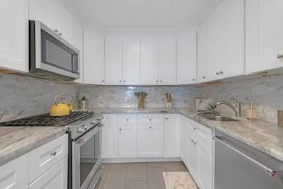 1 Columbus Pl - Photo 4 of 8