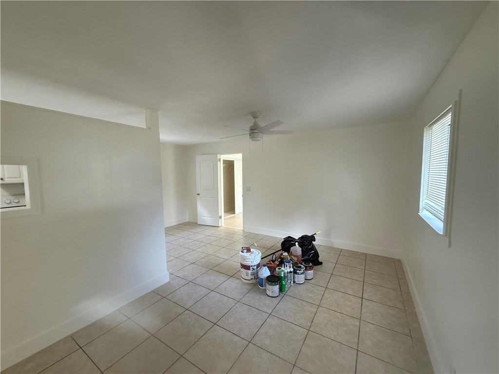 2363 De Soto Ave - Photo 5 of 12