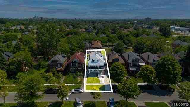 3273 Cortland St - Photo 6 of 31